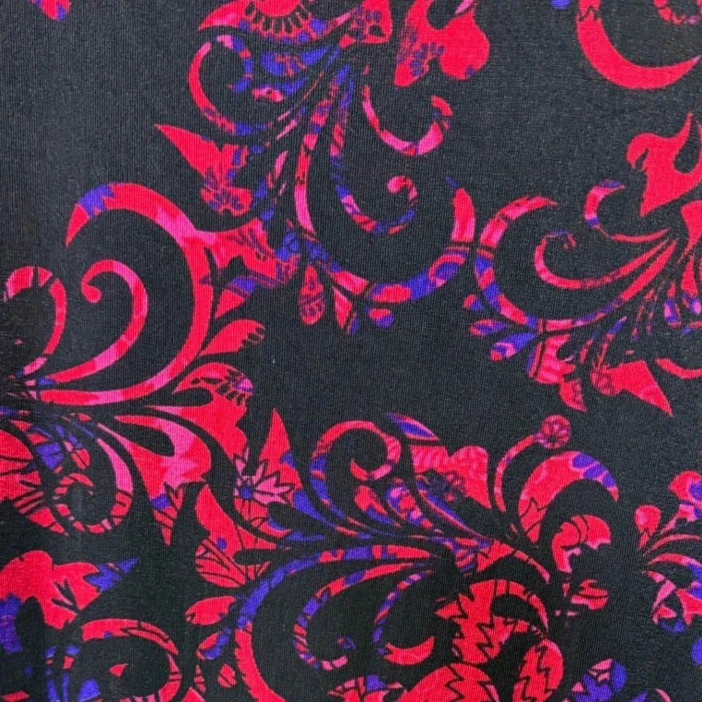 Chicos Travelers Tank Top Size 2 Large Black Red Purple Paisley Scroll Print
